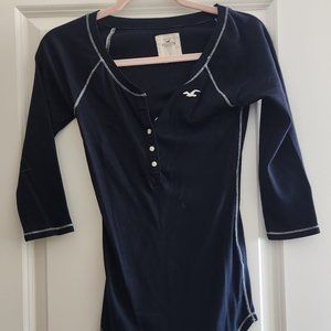 Women hollistwr black shirt